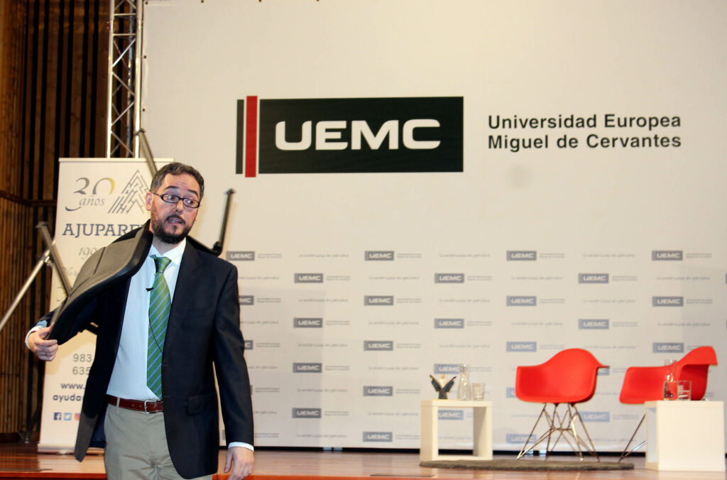 pablo_villanueva_en_la_uemc_2